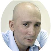 Artista visual, doctorando en la Universidad Complutense de Madrid, con experiencia en docencia a personas de distintas edades.